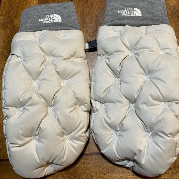 The North Face Accessories - Northface gloves